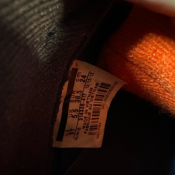 AIR JORDAN 5 RETRO LOW KNICKS (GS) BIG KIDS (DEEP ROYAL BLUE/WHITE/TEAM ORANGE) - Picture 5 of 13